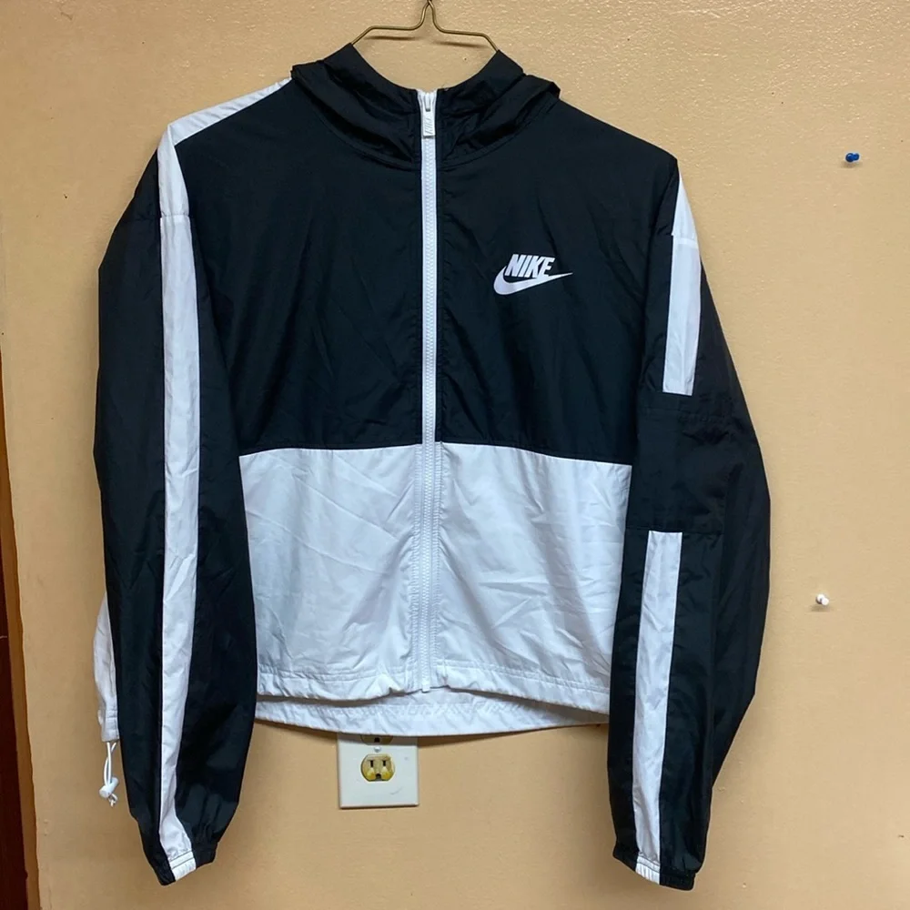 Nike Crop Trop Windbreaker “Black White” - Picture 1 of 10